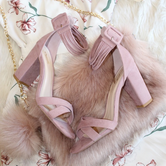 🚨ON SALE//The Lena//Rose vegan suede Sandal - Picture 2 of 8